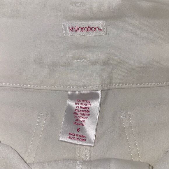 Xhilaration Shorts Women's Size 6 White Mid- Rise Retro Tri-Buttoned Pockets Str - Picture 7 of 9